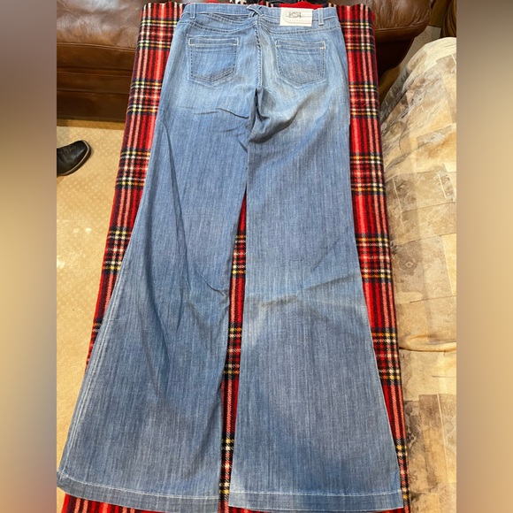 NWT Bebe Ltwt Hi Waist Jean - Picture 3 of 4